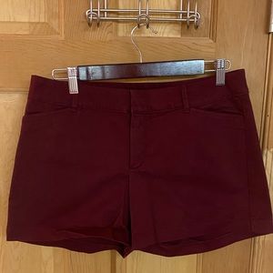 Maroon 3.5 in mid rise shorts